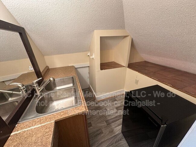 Building Photo - 2826 Harrison St