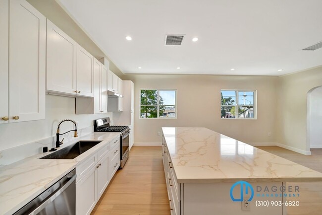 Building Photo - 2800 Winter St