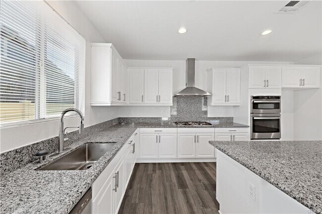 Building Photo - 2022 Built 4 bedroom WILDOMAR home for LEASE!