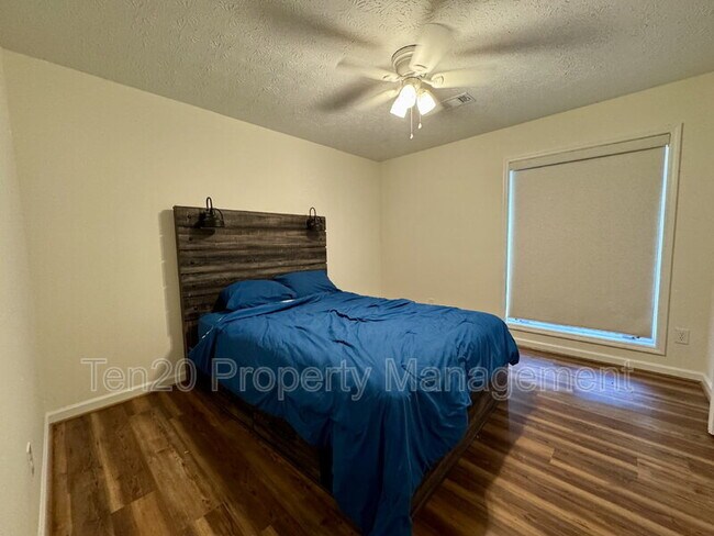 Building Photo - 4 S Whisper Ct