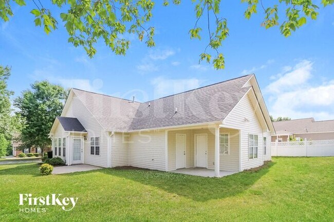 Building Photo - 1525 Finwick Dr