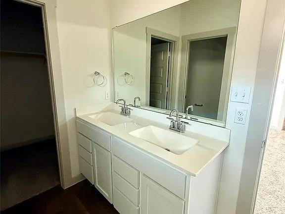 Building Photo - 400 Barton Creek Ln