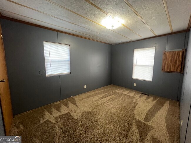 Building Photo - 86 Tree Farm Rd