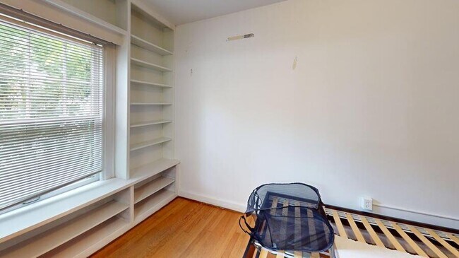 Building Photo - 801 E Ann-801ANN