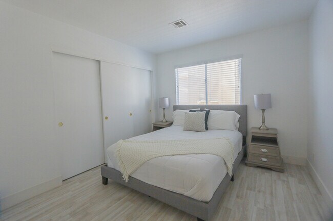 Building Photo - 7555 Poppy Meadow St