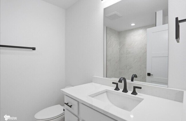 Building Photo - 336 Ashbrook Dr