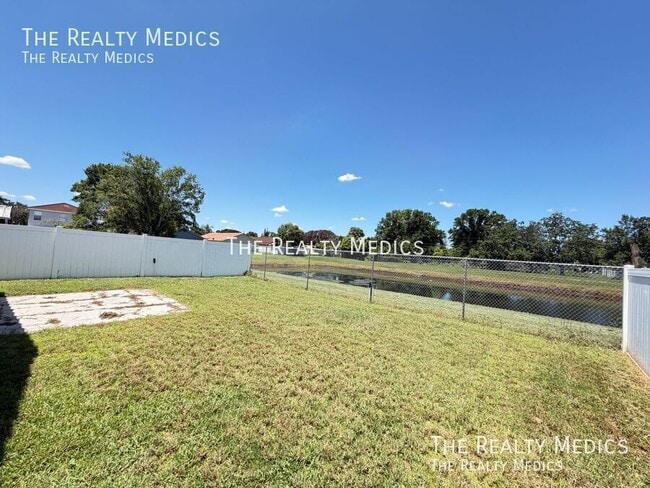 Building Photo - 38 Vanna Ct