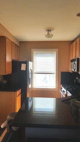 Building Photo - 5150 N Avers Ave