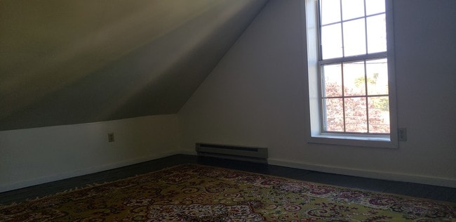 2nd Bedroom 3rd Flr - 528 Pearl St