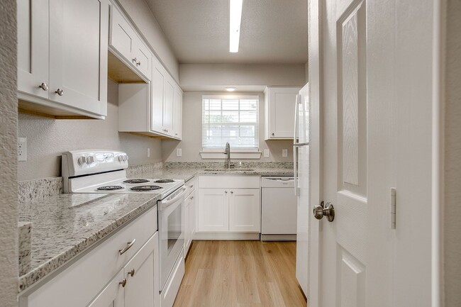 Building Photo - COMPLETELY Remodeled!!