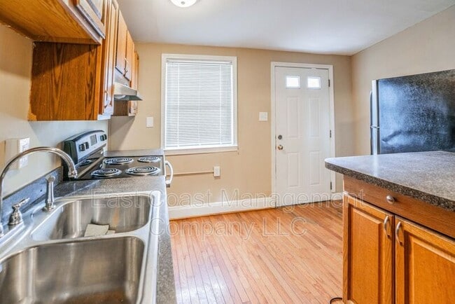 Building Photo - 4809 Arabia Ave