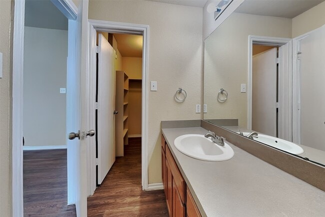 Building Photo - 2822 Wisner Cir