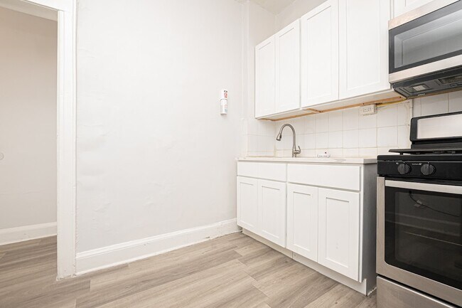 Building Photo - 8610 John F. Kennedy Blvd