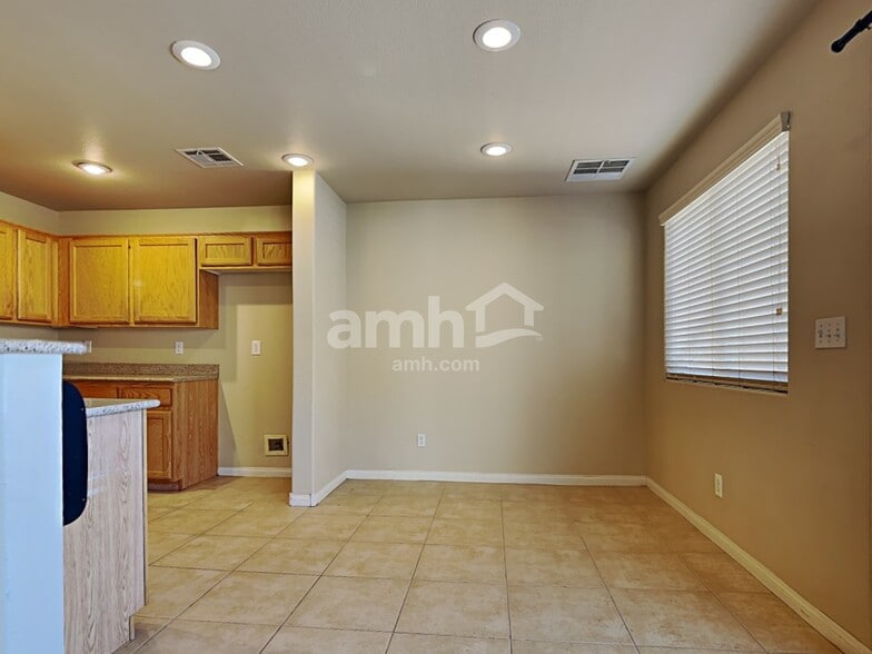 Building Photo - 10427 Sweet Juliet St