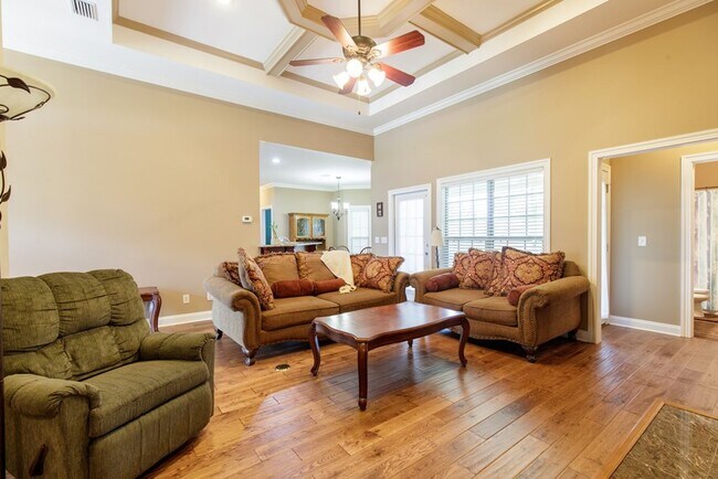 Building Photo - Spacious 4-Bedroom, 3-Bath Home with Large Screened-In Porch & Modern Features in Hahira, GA