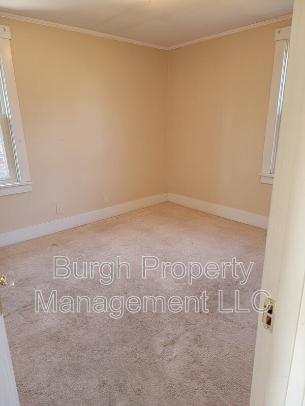 Building Photo - 1316 Justine St