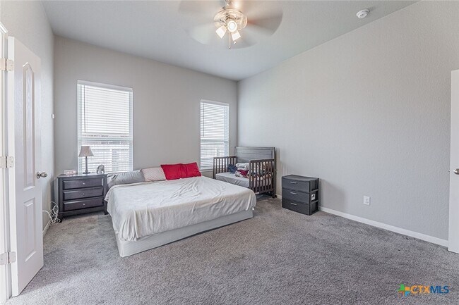 Building Photo - 810 Earp Dr