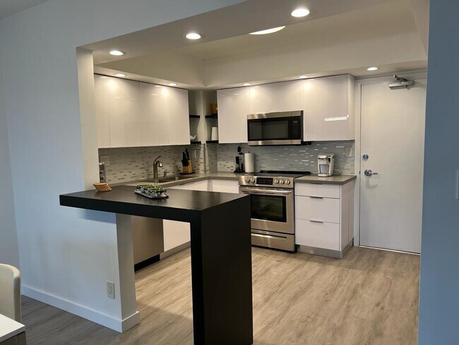 Building Photo - 3750 Galt Ocean Dr