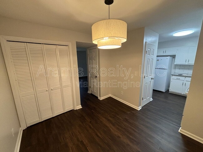 Building Photo - 507 Whitehall Ln