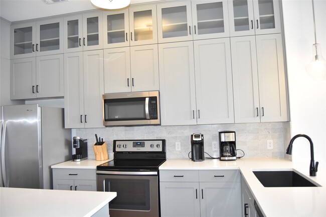 Building Photo - 1508 Blodgett St