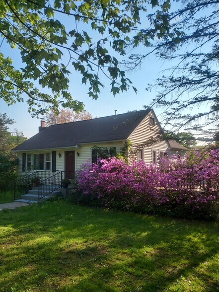 Primary Photo - 3 Orchard Ln