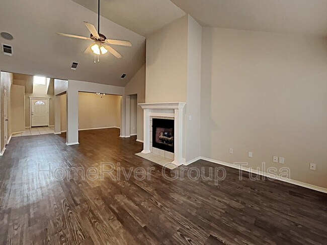 Building Photo - 3710 N Ironwood Pl