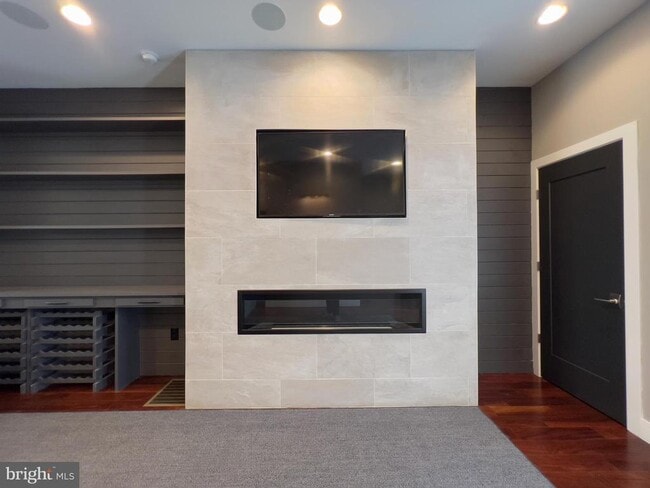 Building Photo - 423 Wallace St