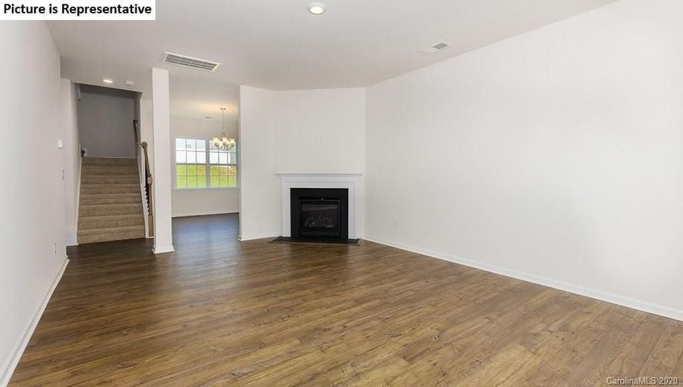 Building Photo - 154 Calderdale Ln