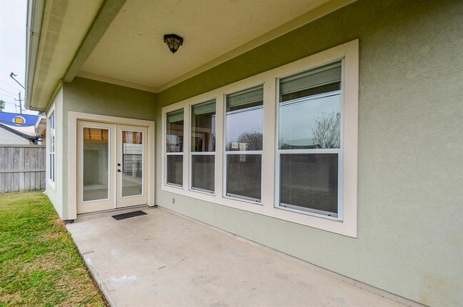 Building Photo - 1493 Silverado Dr