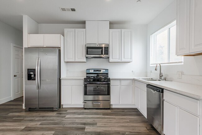 Building Photo - Spacious 4-Bedroom, 3-Bath Home – Modern Upgrades & Parking Included