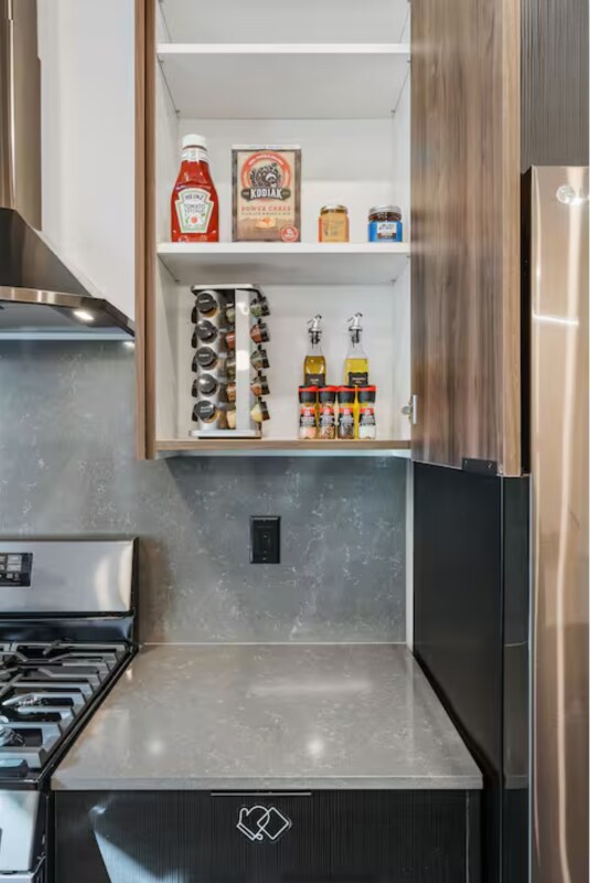 Building Photo - 765 N 400 W