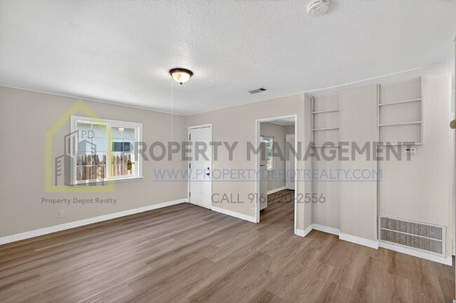 Building Photo - 302 Chennault Ct