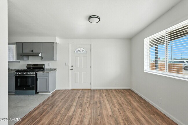 Building Photo - 130 W Harding Ave