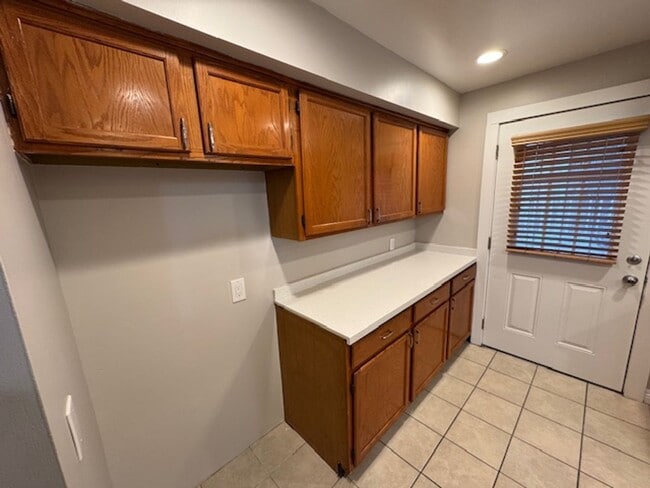 Building Photo - CRENSHAW 17024-17026