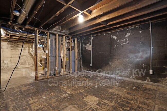 Building Photo - 3672-3678-3678 Arnelle Rd