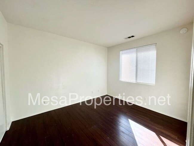 Building Photo - 12261 Luna Rd