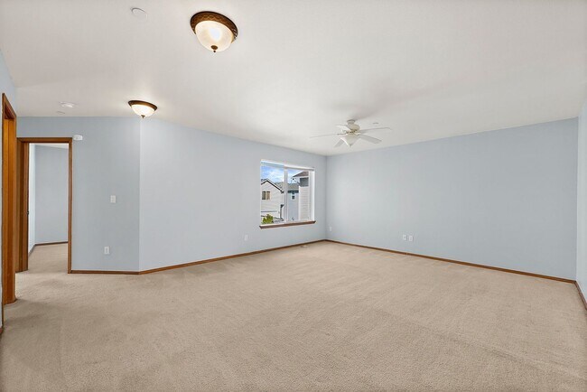 Building Photo - Spacious 4-Bed Home in DuPont | Huge Loft & 5 Mins to JBLM!