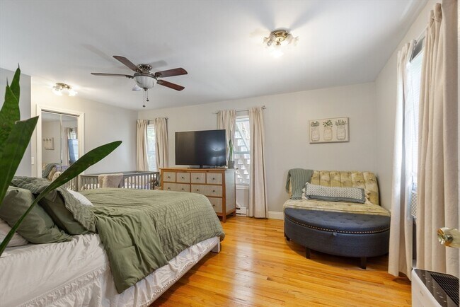 Building Photo - 36-38-38 Priesing St