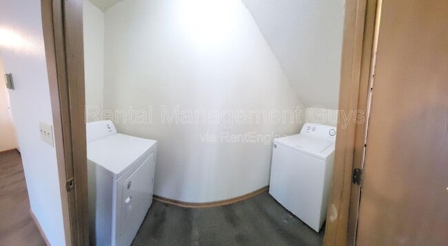 Building Photo - 430 1st Ave NE