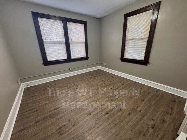 Building Photo - 424 Abston St