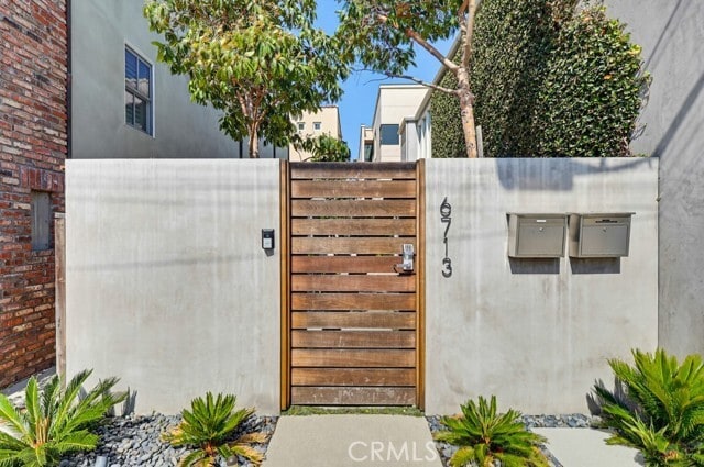 Building Photo - 6713 E Ocean Blvd