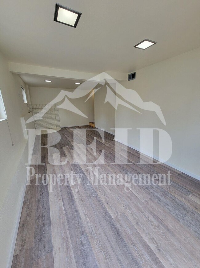 Building Photo - Centrally Located Bremerton Home With Partial View of Sinclair Inlet from Deck