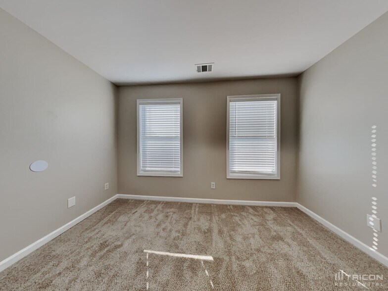 Building Photo - 2010 Tiffany Ct