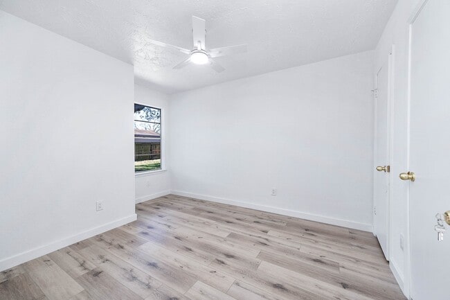 Building Photo - 2118 Pepperglen Ct