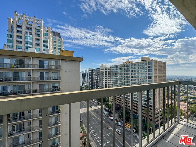 Building Photo - 10751 Wilshire Blvd