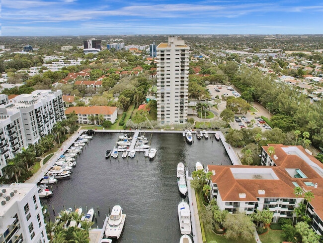 Primary Photo - 3200 Port Royale Dr N