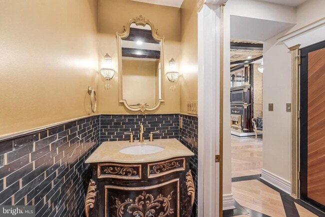 Building Photo - 810 Prince St