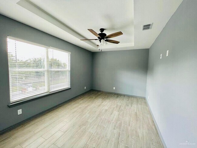 Building Photo - 14 Nassau St