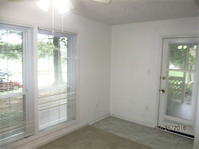 Building Photo - Private And Spacious, Ground Level, 2 Bedr...