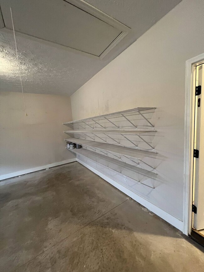 Building Photo - 2682 Sophia Ct